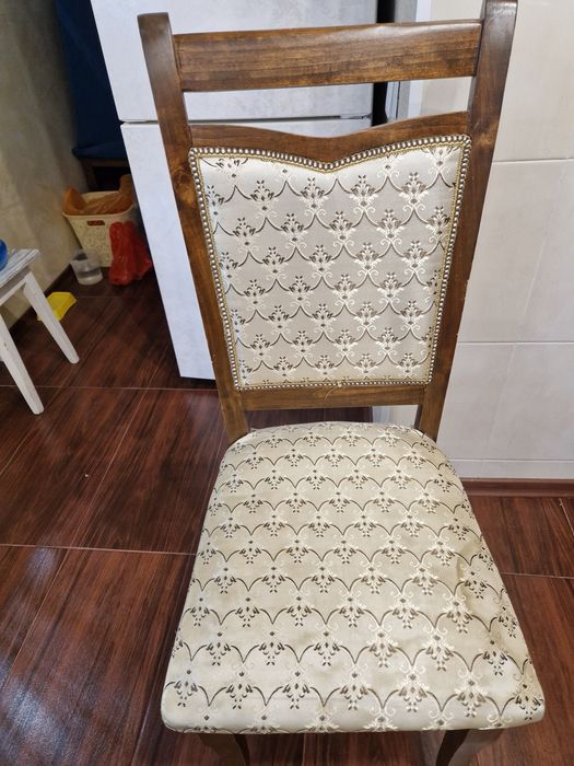 Стол со стульями