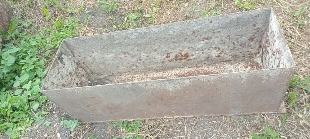 Кормушка для животных