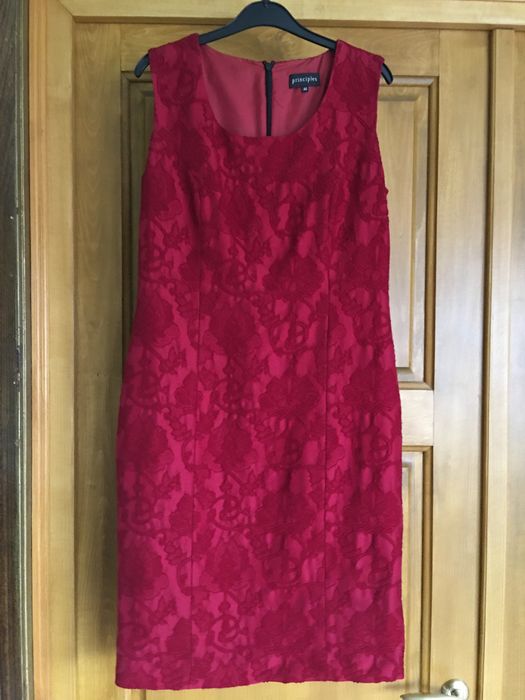 Елегантна рокля класически стил