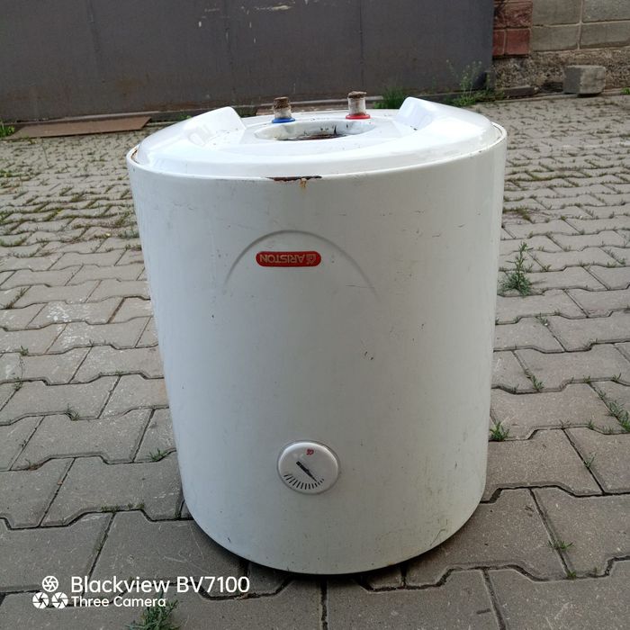 бойлер Ariston нерабочий, бак остался продаю.