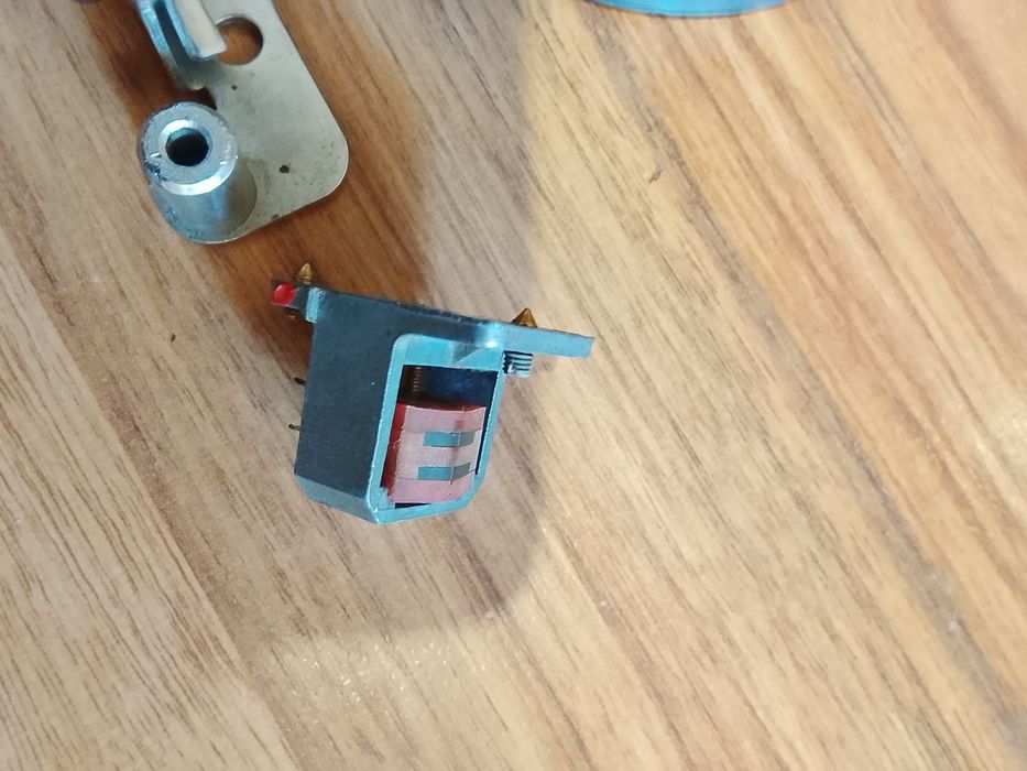 Vând kit-ul audio Majak-203 din poze.