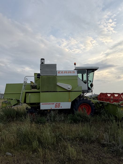 Комбайн Claas dominator