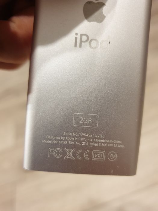 Vand iPod A1199 si doc Jbl on stage micro