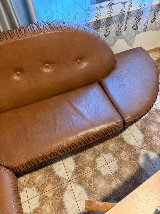 Продам Классический угловой кухонный диван