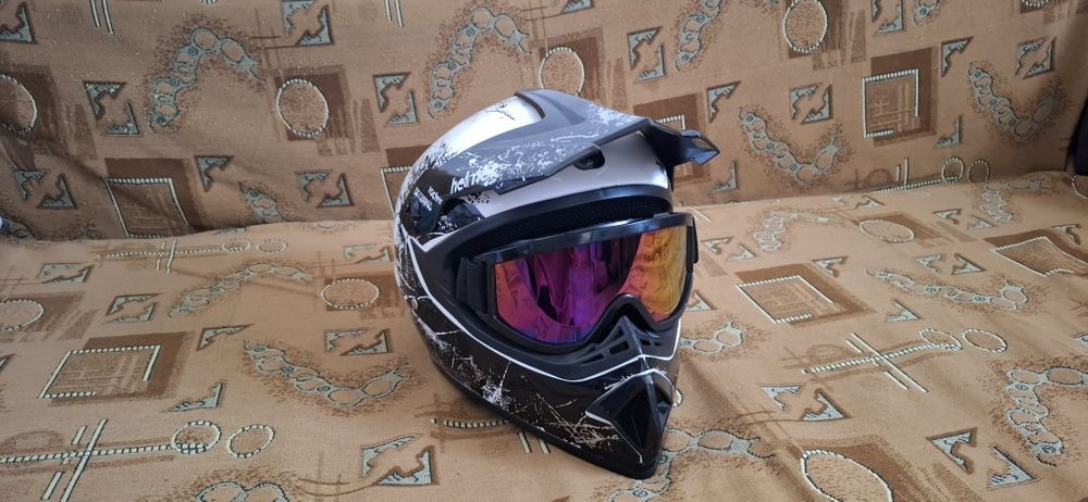 Мотоциклетный шлем