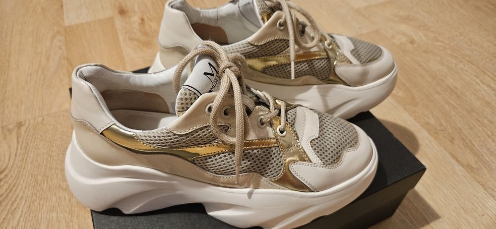 Adidasi Musette mărimea 38