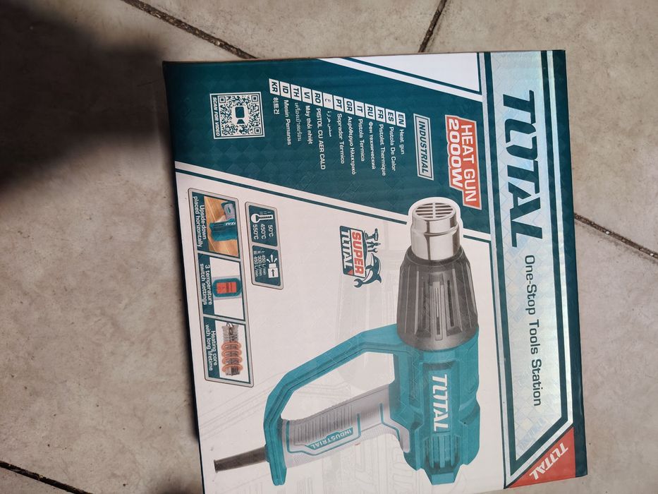 Пистолет за горещ въздух TOTAL INDUSTRIAL, 2000 W, 550°C + аксесоари