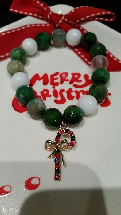 Гривни от естествен камък