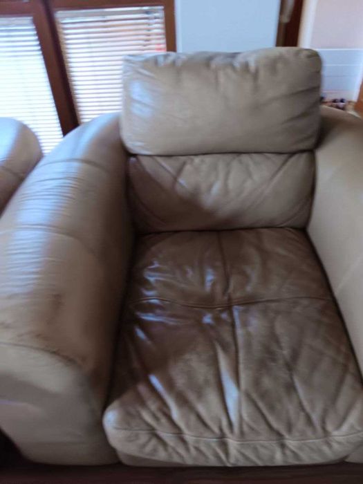 Подарявам диван и два фотьола!