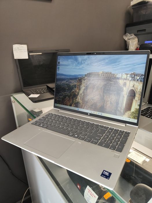 HP ProBook 460 Перфектен