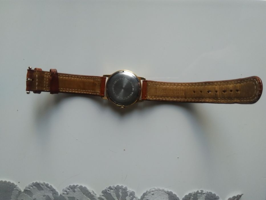 Швейцарски ръчен, японски кварцов и дамски часовници