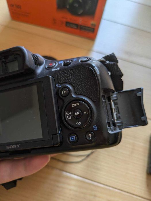 Sony Alpha 58 20.1MP Full HD DSLR фотоапарат + обектив 18-55