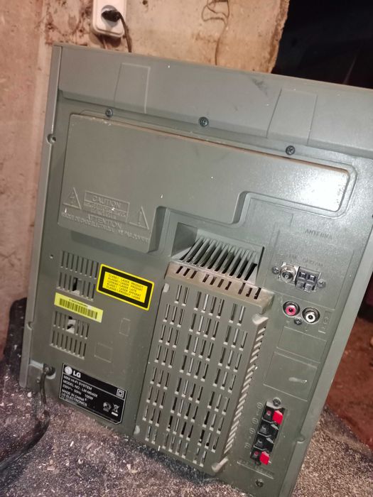 Продам муз центр  состояние нормальное