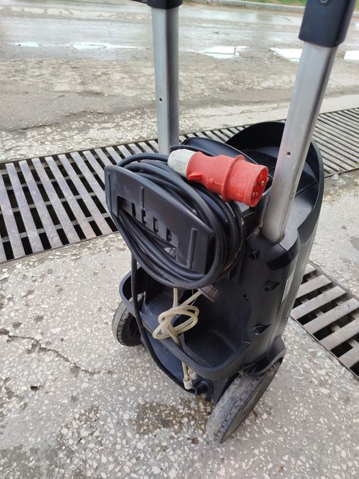 Водоструйка керхер