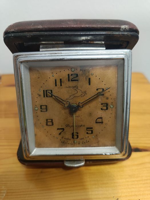 Различни будилници Слава