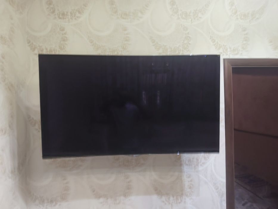 Телевизор LG изогнутый, 55 диагональ