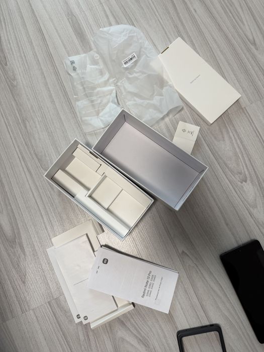 Readmi Note 13 Pro 256 gb 8 gb Ram