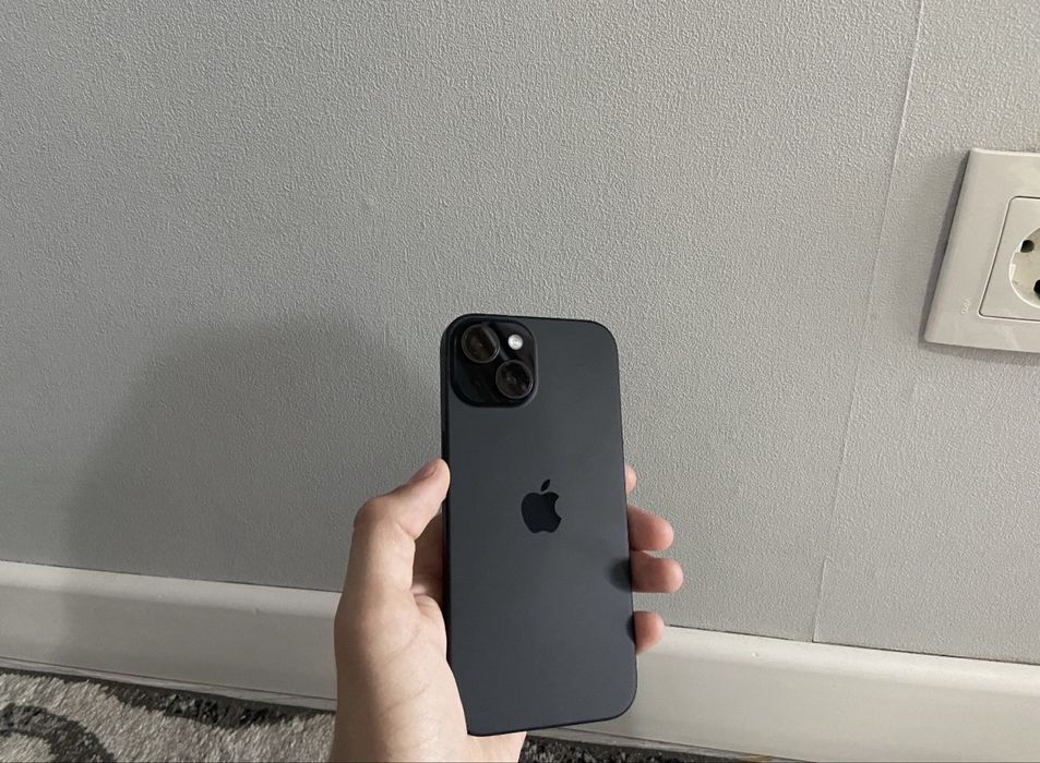 Iphone 15 на 128гб  Айфон 15