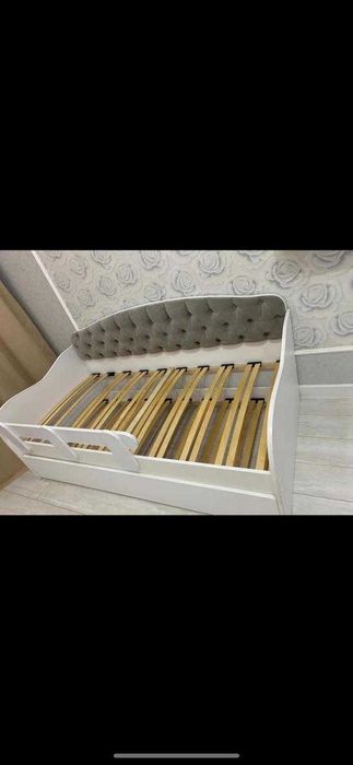 Диван раскладной 2х местный