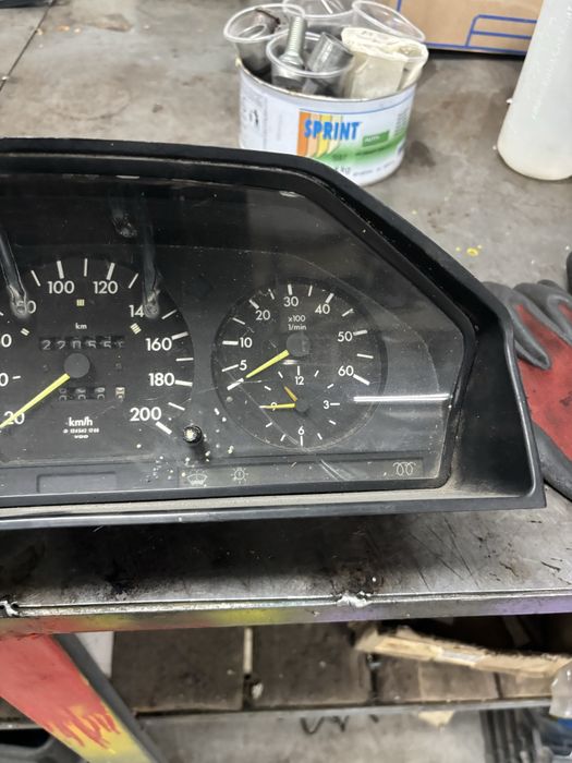 Километраж/табло за mercedese benz 124