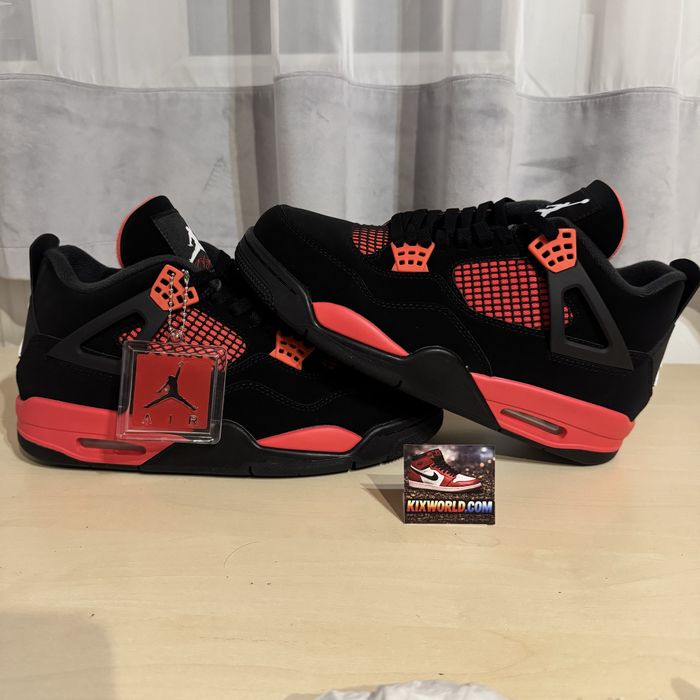 Jordan 4 Bred / Black Red