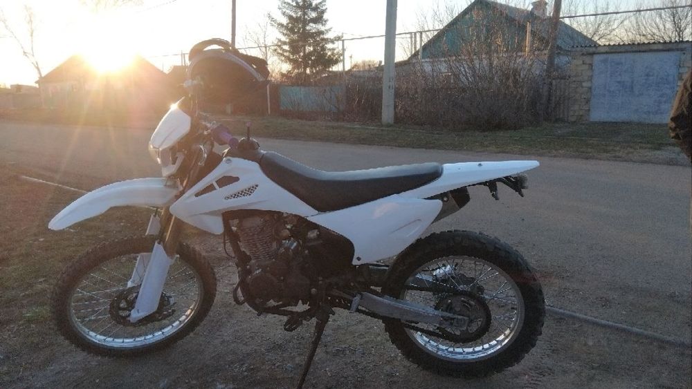 Мотоцикл эндуро 06