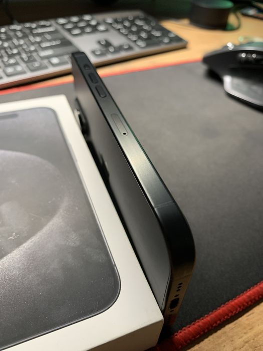 Продам Iphone 15 pro 256gb