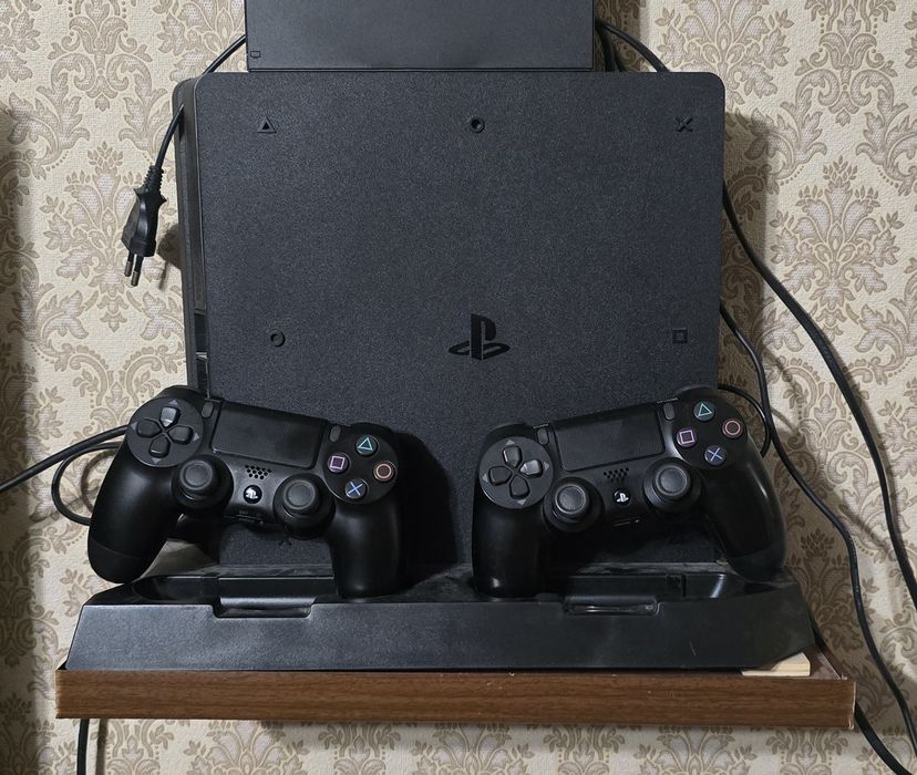 Sony Playstation 4 + VR второго поколения