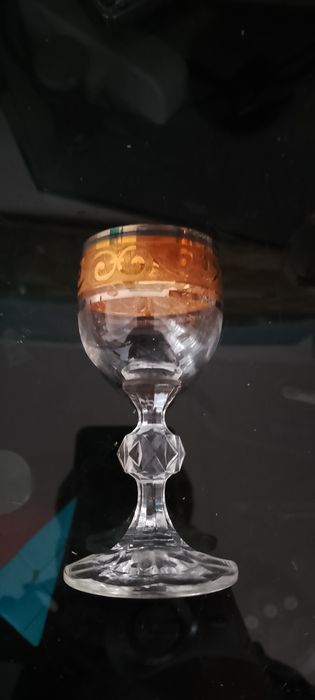 Рюмки с золотыми вставками