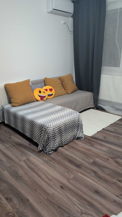 Canapea modulară + extensibilă