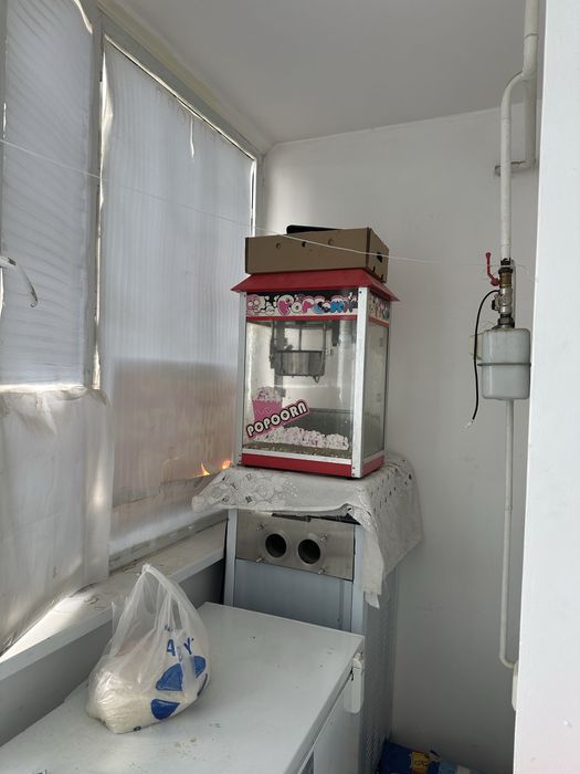 Продётся мороженный аппарат,поп корм аппарат