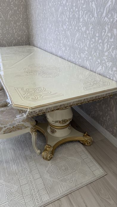 Стол и стулья комплект