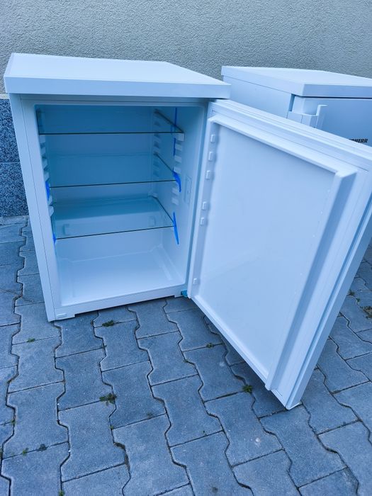 Хладилник/ци с вътрешна камера Либхер/Миеле нов с транспортен дефект!