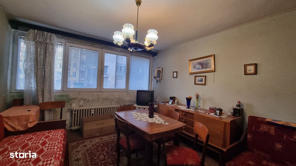 Sala Palatului // vedere spate // balcon