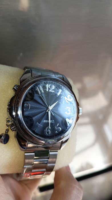 Часы наручные со встроенной видеокамерой. Новые