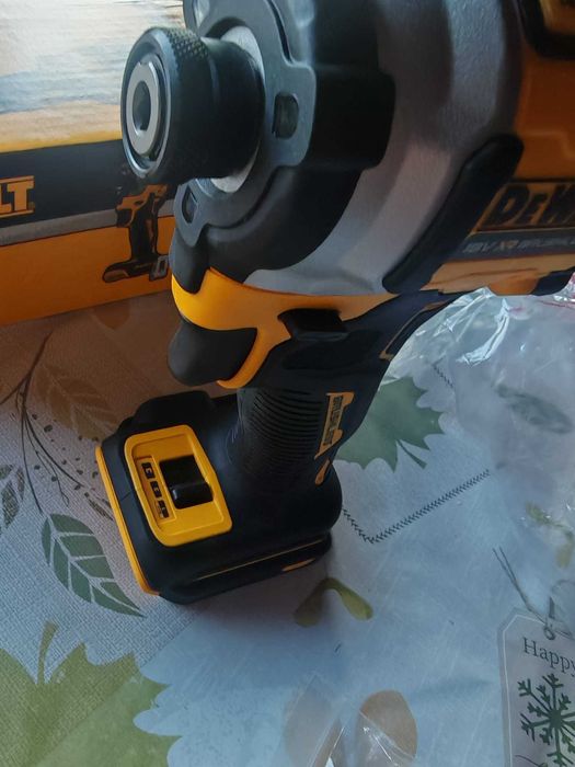 Dewalt impact dcf850 slim noua 206 nm 3 viteze