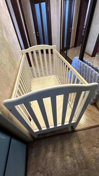 Детская кроватка.