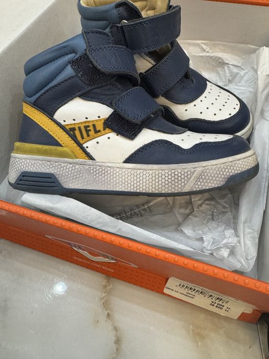 Детские ботинки