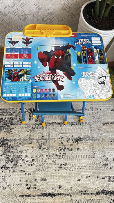 Продам детский стол со стулом