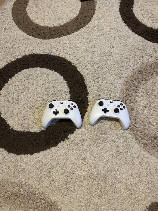 Consola Xbox One S + 3 jocuri pe disc