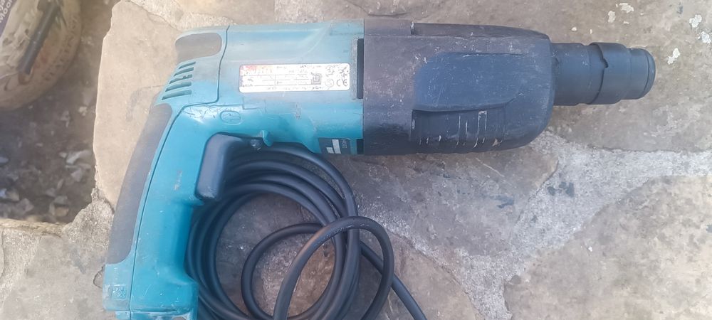 Перфоратор Makita HR2450