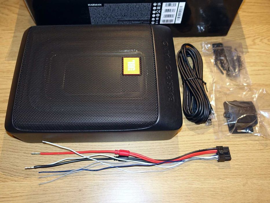 Vand subwofer auto JBL BassPro Nano, ca nou, 750 lei