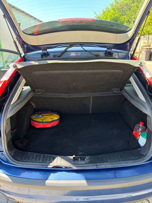 Ford Focus ,1.6 benzină,2007