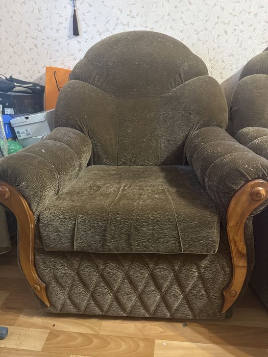 Диван и два кресла