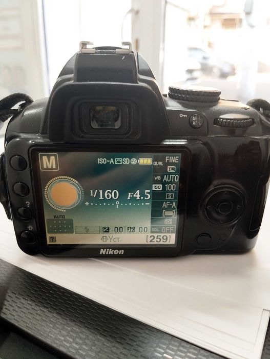 Продаю Фотоаппарат Nikon D3000 срочно