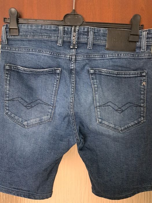 Pantaloni scurti Replay impecabili