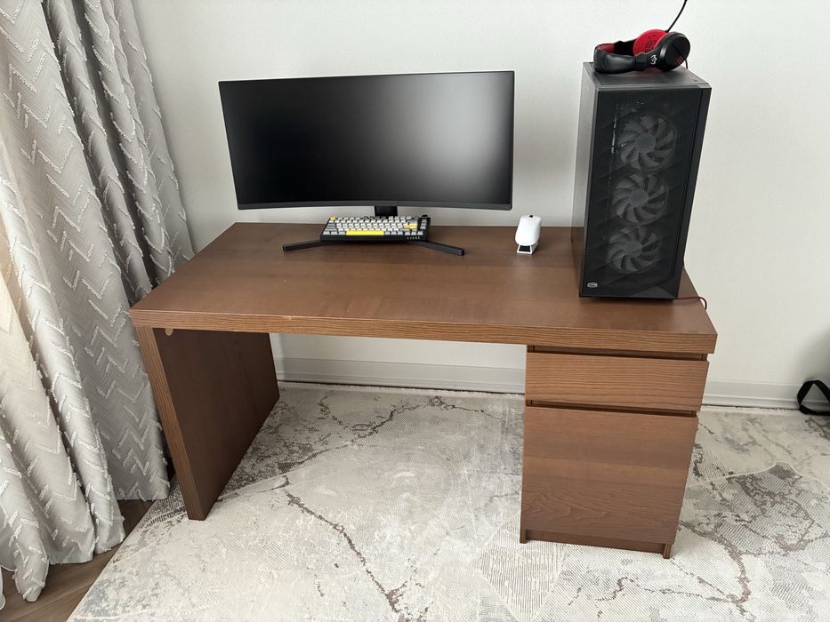 Стол письменный IKEA