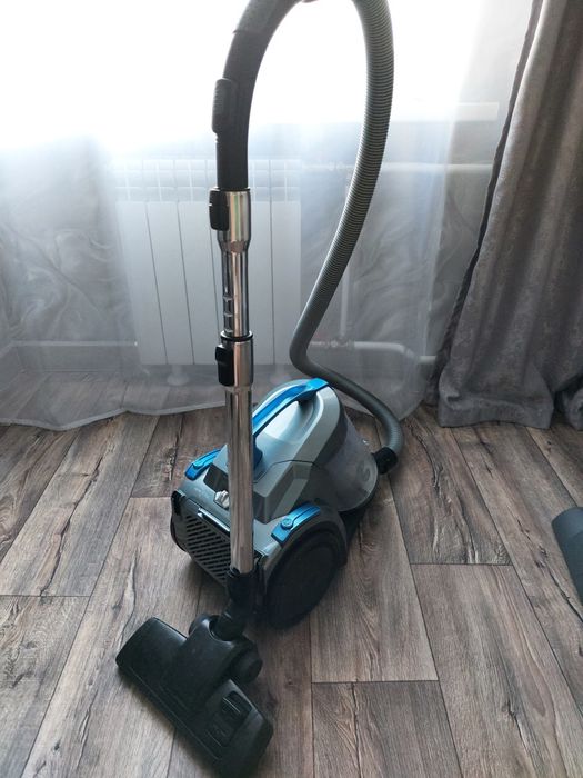 Продам Пылесос Midea