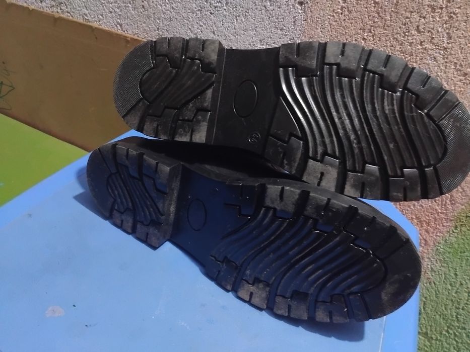 Боти кожени черни