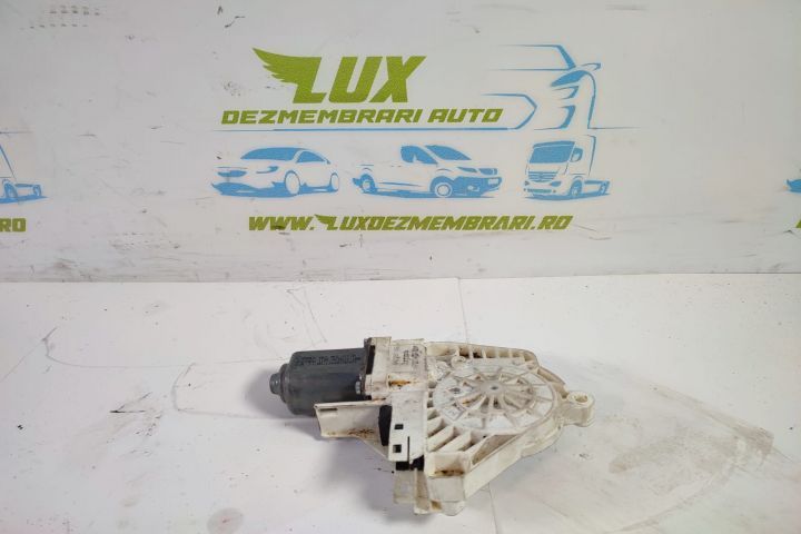 Motoras geam spate dreapta 8k0959811a Audi A4 B8/8K  [din 2007 pana  2011] seria